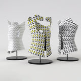 Motif créatif <span data-wg-notranslate>The Yellow Cube</span> réalisé par nos soins spécialement pour customiser et sublimer votre prothèse tibiale, prothèse fémorale, prothèse bras, manchon, ou votre orthèse, corset, corset siège, cruro-pédieuse, releveur, prepreg.