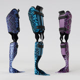 Motif créatif <span data-wg-notranslate>Bleu Pyton</span> réalisé par nos soins spécialement pour customiser et sublimer votre prothèse tibiale, prothèse fémorale, prothèse bras, manchon, ou votre orthèse, corset, corset siège, cruro-pédieuse, releveur, prepreg.