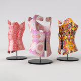 Motif créatif <span data-wg-notranslate>Sun Fruits</span> réalisé par nos soins spécialement pour customiser et sublimer votre prothèse tibiale, prothèse fémorale, prothèse bras, manchon, ou votre orthèse, corset, corset siège, cruro-pédieuse, releveur, prepreg.