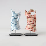 Motif créatif <span data-wg-notranslate>La Femme Rose</span> réalisé par nos soins spécialement pour customiser et sublimer votre prothèse tibiale, prothèse fémorale, prothèse bras, manchon, ou votre orthèse, corset, corset siège, cruro-pédieuse, releveur, prepreg.