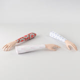 Motif créatif <span data-wg-notranslate>Wax Girls</span> réalisé par nos soins spécialement pour customiser et sublimer votre prothèse tibiale, prothèse fémorale, prothèse bras, manchon, ou votre orthèse, corset, corset siège, cruro-pédieuse, releveur, prepreg.
