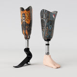 Motif <span data-wg-notranslate>Aviator</span> placé, adaptable aux dimensions exactes de votre prothèse tibiale, prothèse fémorale, prothèse bras et manchon, ou votre orthèse, corset, corset siège, cruro-pédieuse, releveur, prepreg.